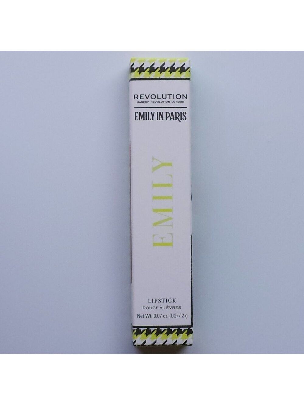 Makeup Revolution Emily In Paris Just A Kiss Cream Lipstick a berry red BNIP